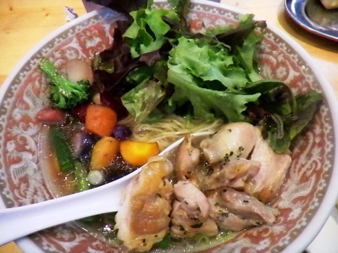 Ramen with grilled chicken and fresh veggies