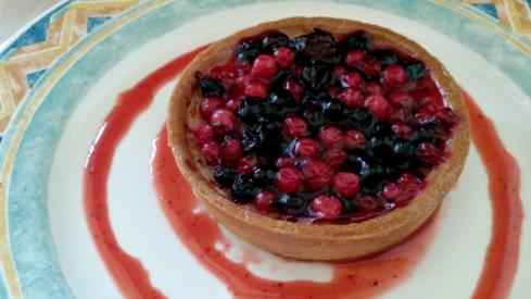 "Frutti di Bosco" (a medley of European wild berries floating on a cream filling in an all butter shortbread crust)